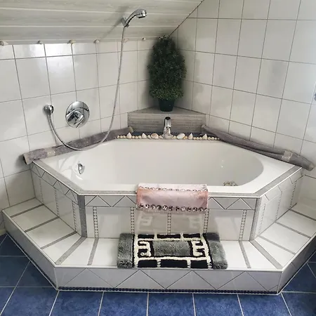 Apartment Ruhiger Als Im Hotel Keine Andere Gaeste 3 Betten 2 Schlafzimmer Merkendorf (Bavaria)