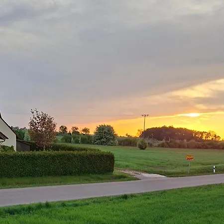 Ruhiger Als Im Hotel Keine Andere Gaeste 3 Betten 2 Schlafzimmer Apartment Merkendorf (Bavaria)